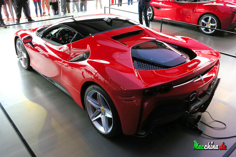 Ferrari SF90 Stradale, Foto: Macchina.de