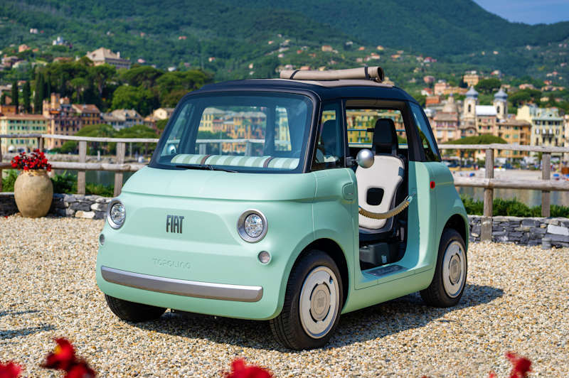Fiat Uno (1983) Nuova Fiat Topolino (2023)